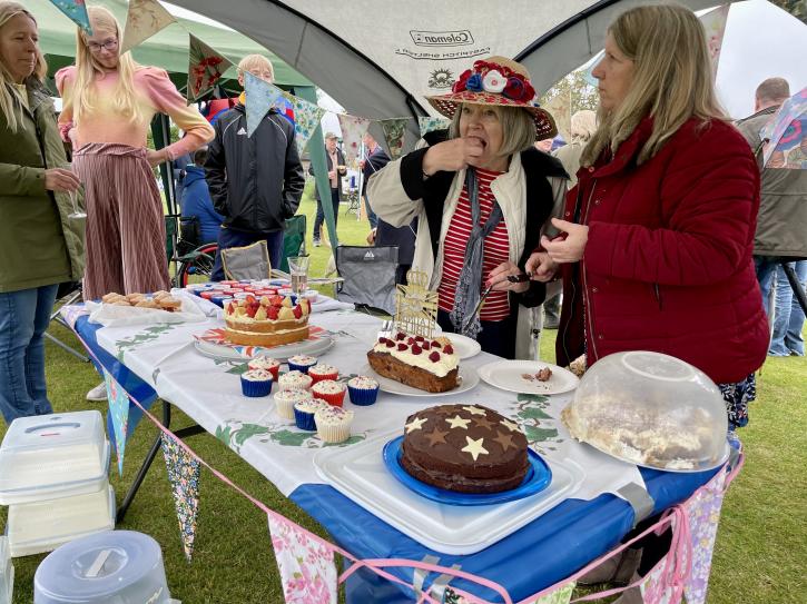 Cake judging 